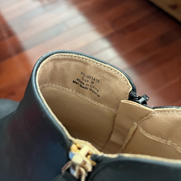 Short Black Boots - Picture 6 of 7